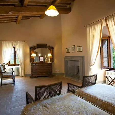 Carbonesca Sleeps 22 *
