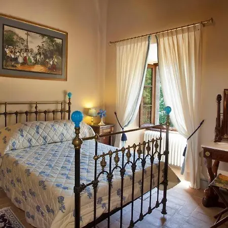 ヴィラ Carbonesca Sleeps 22 グッビオ